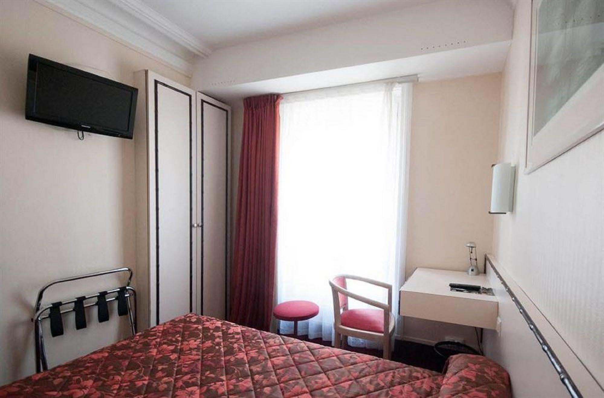 Ibis Styles Gare De Lyon Bastille 3*