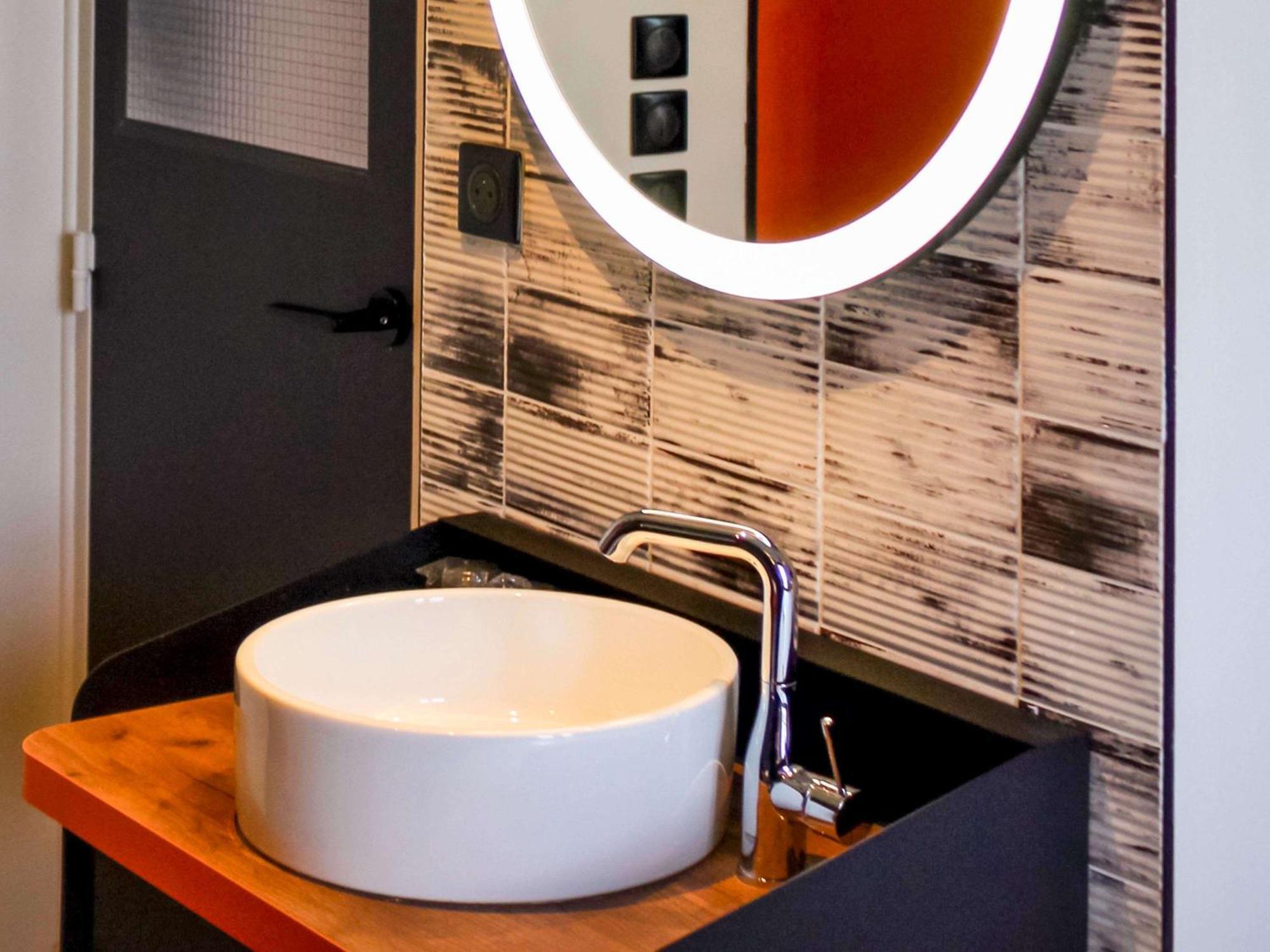 Hotel Ibis Styles Gare De Lyon Bastille Parigi