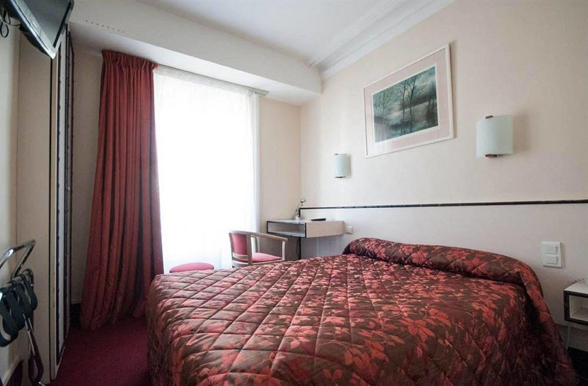 Hotel Ibis Styles Gare De Lyon Bastille 3*